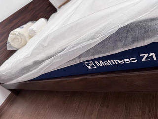 蓝盒子旗舰店提供多种款式的弹簧床垫，其中一款软硬适中、厚度适中的弹簧床垫非常适合家用