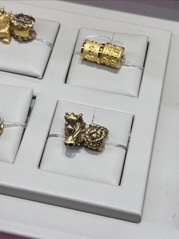 周生生黄金转运珠