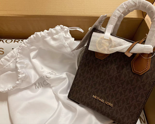 【新年礼物】MICHAEL KORS Mercer 女士超小号琴谱包