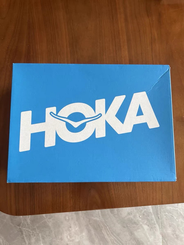 Hoka Arahi 6跑鞋