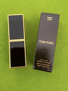 TOMFORD经典黑管奶油斯嘉丽红，陪你红红火火过新年～