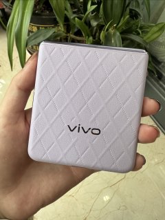 vivo X Flip 外屏设计太可爱了