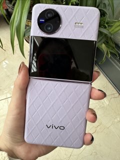 vivo X Flip 外屏设计太可爱了