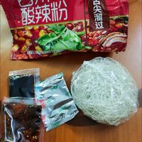 这款酸辣粉性价比不错 