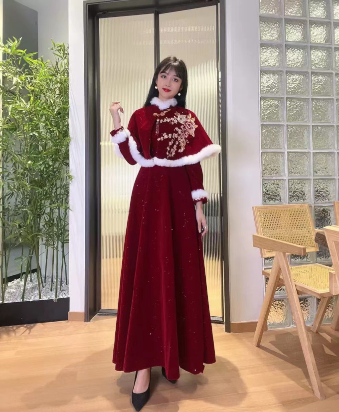 皮尔·卡丹连衣裙
