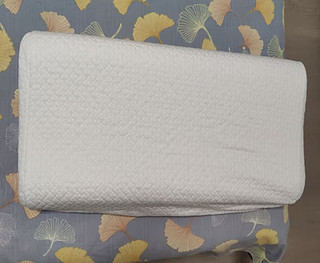 京东京造94％含量乳胶枕