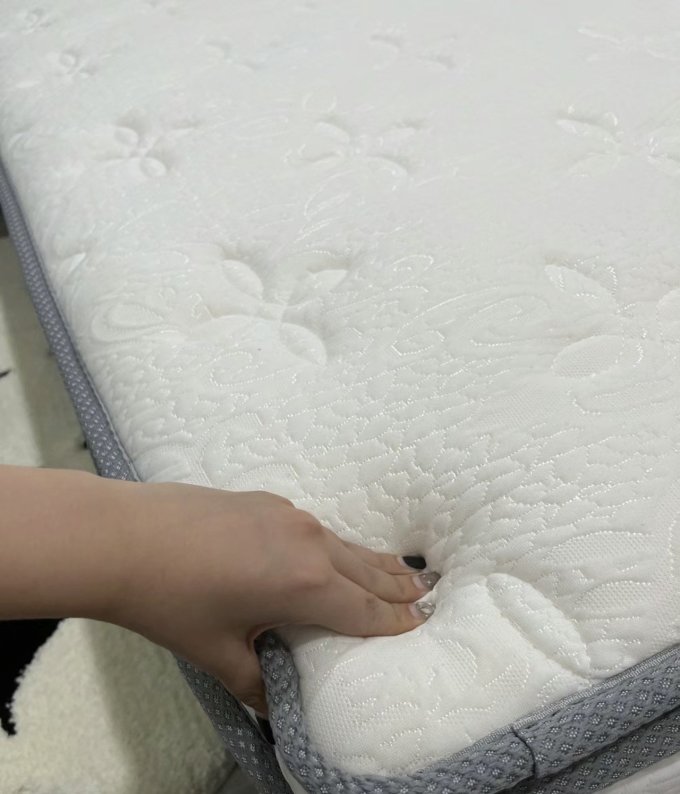 海马梓月床垫