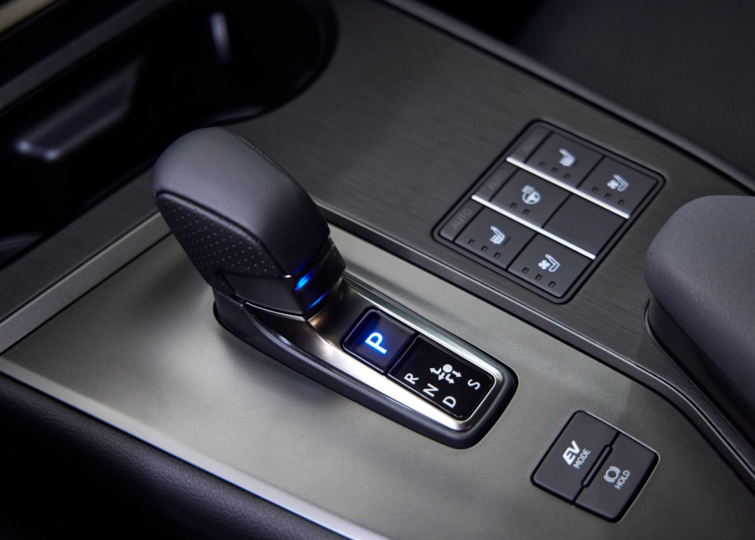 新款雷克萨斯UX 300h上市,售26.88万起