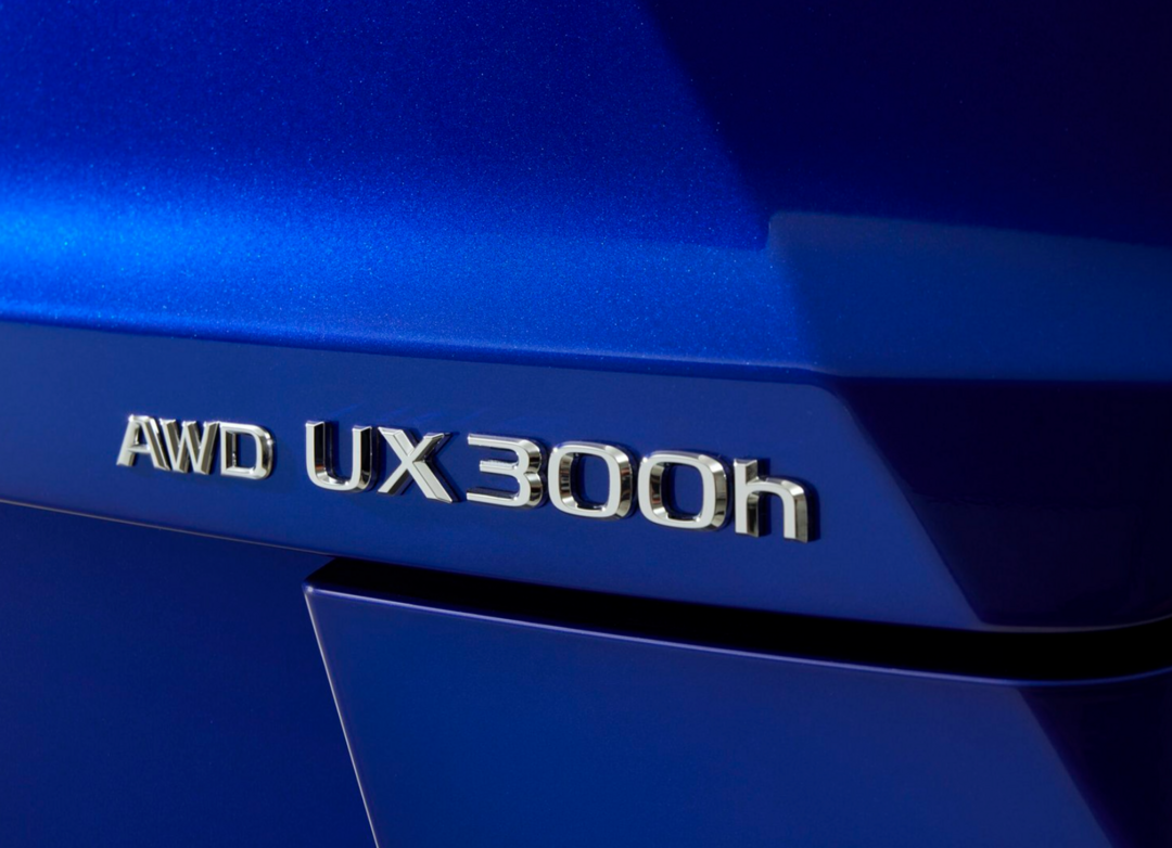 新款雷克萨斯UX 300h上市，售26.88万起