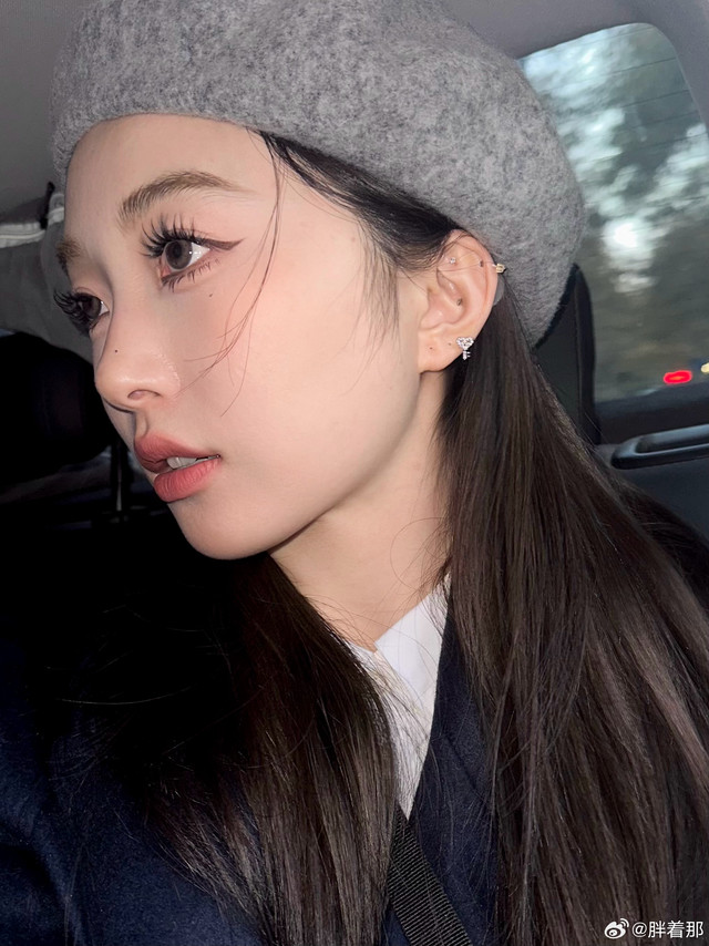 一个还蛮喜欢的出门妆容记录以及一个 近看很乱远看很米的假睫毛哈哈虽乱但很上镜是真的！