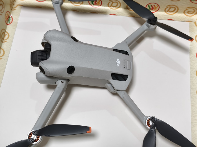 大疆无人机mini 4 pro开箱