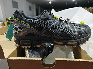 ASICS    GEL-KAHANA 8