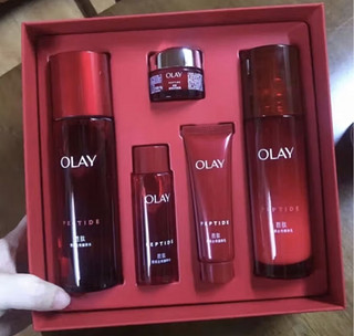 玉兰油（OLAY）大红瓶水霜套装精华水胜肽护肤品套装礼盒新年情人节礼物