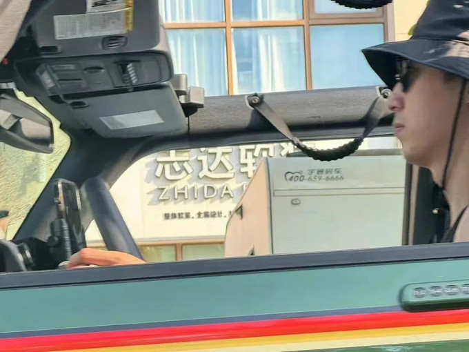 运动卫衣