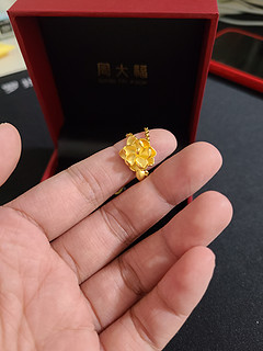 结婚金项链哦！