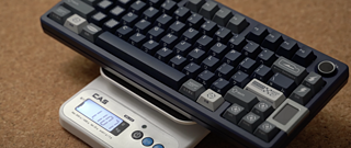 Infi75键盘评测：背刺天王？赛博朋克设计，引人注目屏幕！