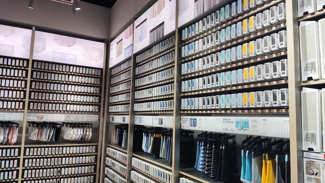 蕉内的店铺的色彩确实不错