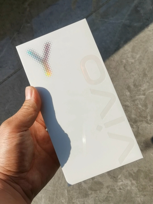 vivo Y35 售价800块的老人机