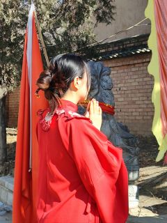 我的新年战袍红色的汉服