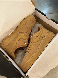 初春脚步轻盈，NIKE AIR FORCE 1 '07 WB小麦色引领潮流新风尚