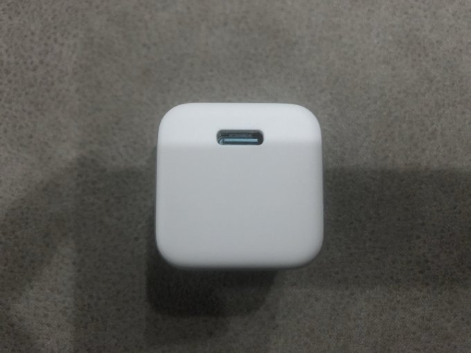 酷态科充电器