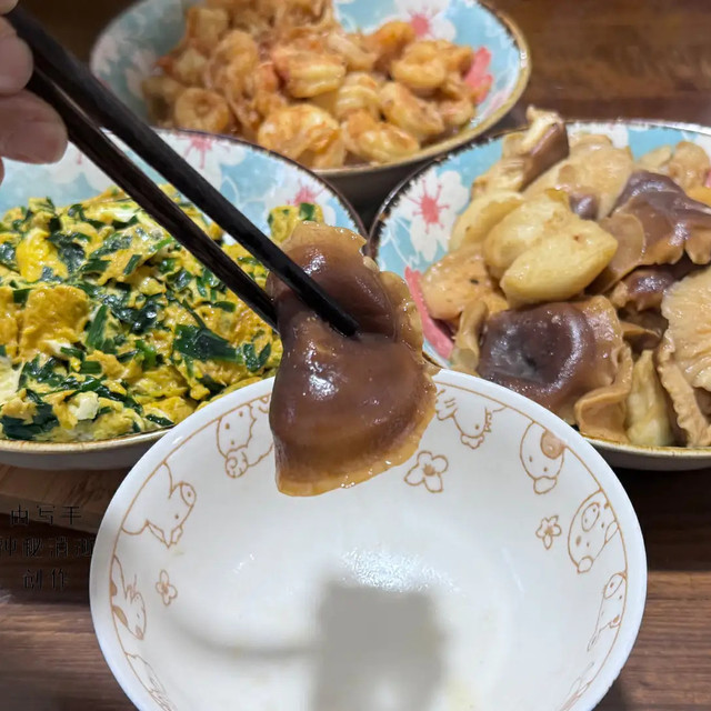 寓教于乐，和孩子一起用超级菇菇智能生态箱进行菌菇无土种植