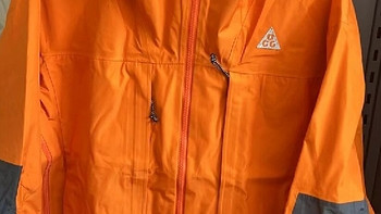 24年新春第一款活力橙色耐克ACG高端系列——戈尔特斯面料冲锋衣的全新体验