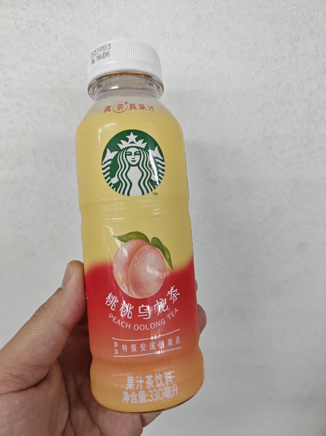 星巴克新出的茶饮料，大家可以试一试！