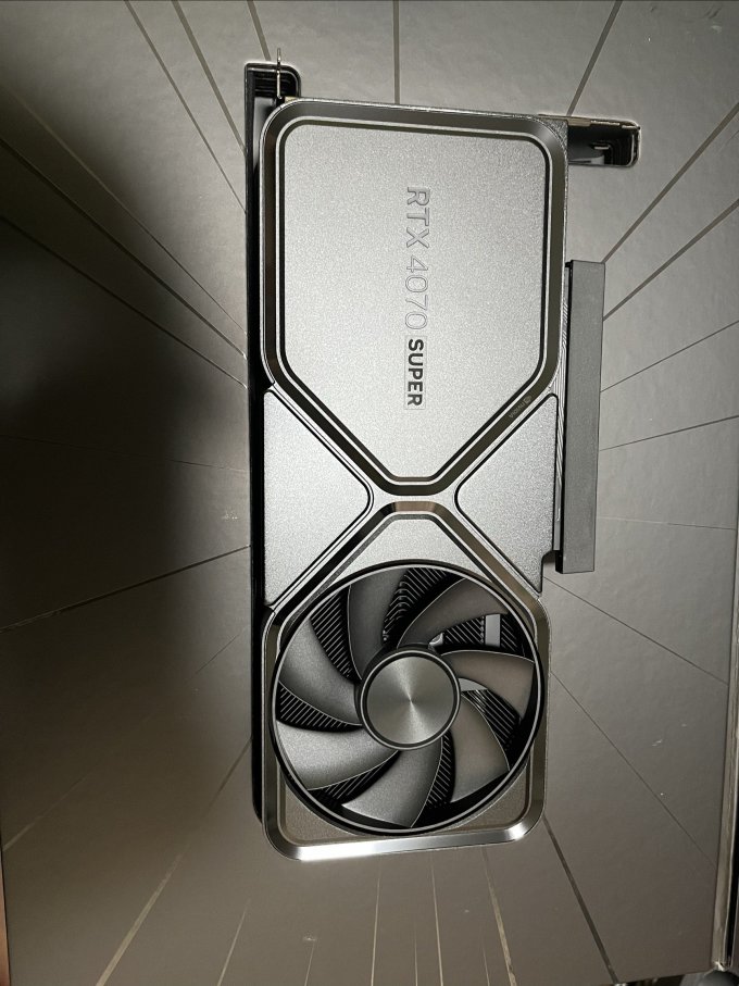 英伟达GeForce RTX 4070 SUPER Founder Edition显卡怎么样 4070s fe到货了_什么值得买