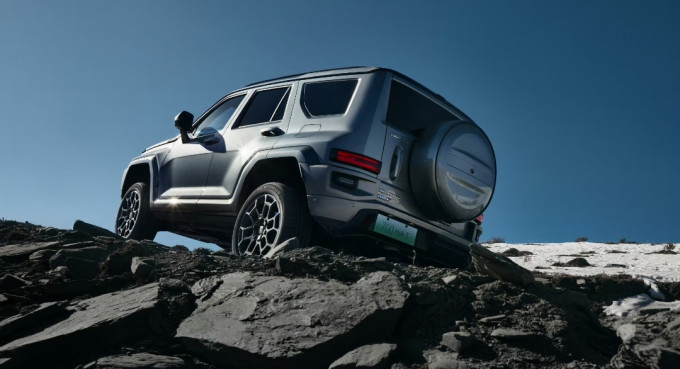 今年的硬派越野suv市场可以说是神仙打架