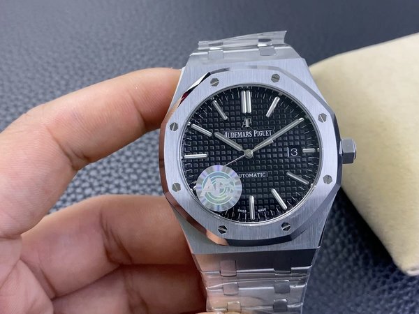 钢中之王！爱彼皇家橡树15400ST开箱体验