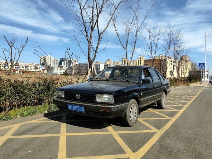 上汽大众轿车怎么样 《新年开老车———体验上海大众桑塔纳_什么值得