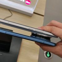 这中间都能塞上一块正新鸡排了吧？