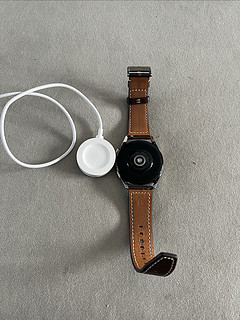 续航甩Apple Watch一条街！华为Watch GT3人见人爱的商务运动休闲手表分享。