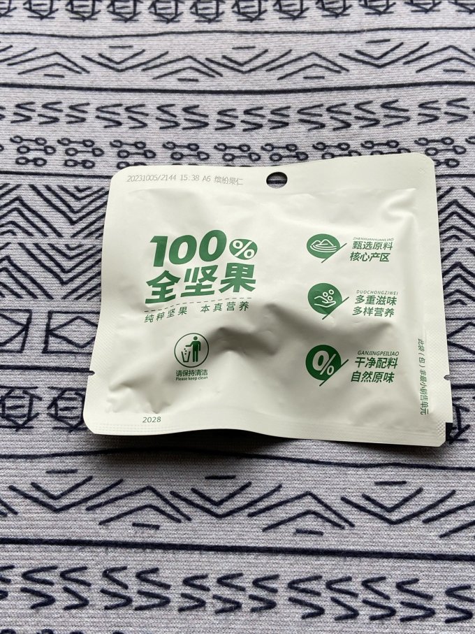 百草味综合坚果