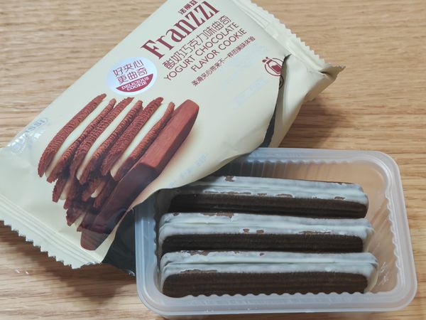 让人快乐的小零食之法丽兹夹心曲奇饼干