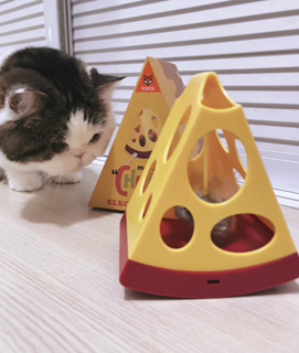 磁悬浮静音红外捕猎模拟智能宠物玩具——给猫咪的超级“魔力”体验