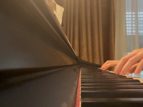 开学了，我往宿舍塞了一台钢琴！