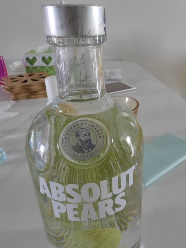 绝对（Absolut） 伏特加 洋酒 38\40度 苹果梨味 700ml 女神节