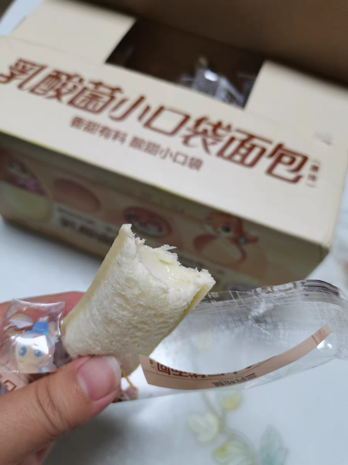 三只松鼠面包
