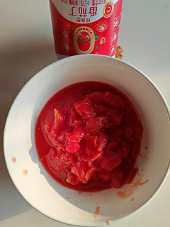 屯河牌的番茄丁罐头产自内蒙，历经200天