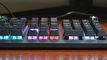 外设开箱 篇四十九：全尺寸,可玩性高:海盗船K70 CORE RGB全尺寸机械键盘开箱