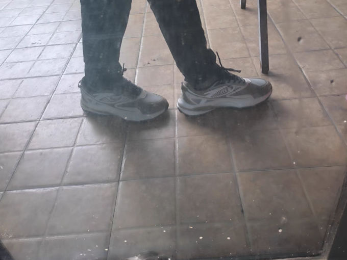 安踏休闲运动鞋