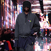 BALENCIAGA大秀落下帷幕～与eBay联名已登陆官网，T恤售价4700元！