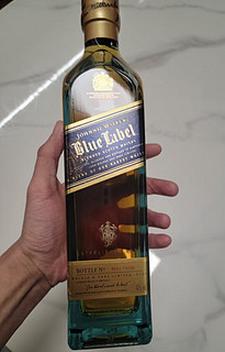 尊尼获加（JOHNNIE WALKER）女神节送礼 蓝方 蓝牌 苏格兰 调和型 威士忌 洋酒 500ml