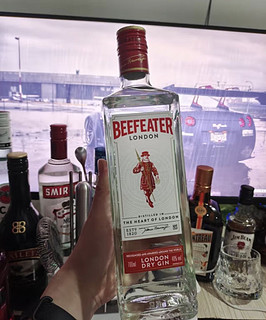 必富达（Beefeater）金酒琴酒杜松子酒 洋酒英国伦敦 进口烈酒  蒸馏酒700ml 女神节