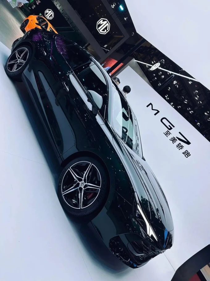 名爵轿车
