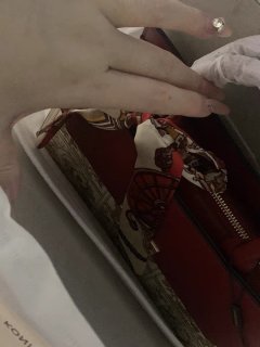 母亲节送礼必备！红色女包来袭！
