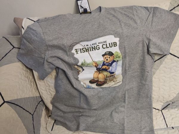 买了几件TEENIE WEENIE的短袖