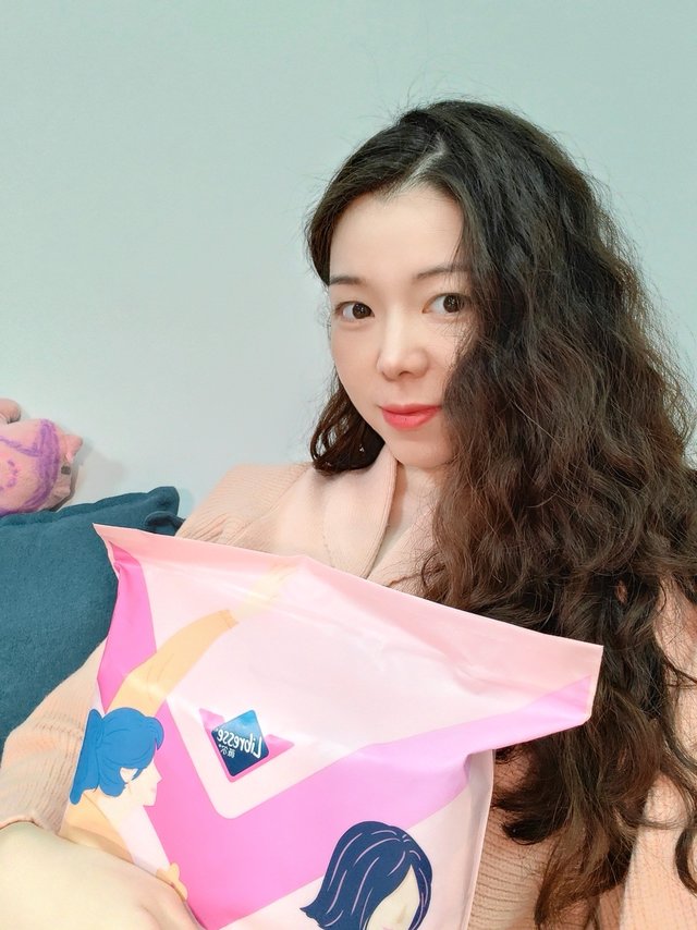 老阿姨的春天来了?薇尔卫生巾,不愧是你!